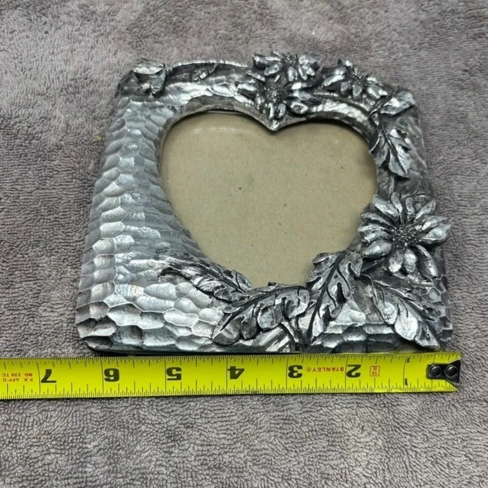 Vintage 1980s Pewter Tone Heart Picture Frame Floral Flowers Made Taiwan